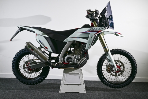 Předváděcí motocykl AJP PR7